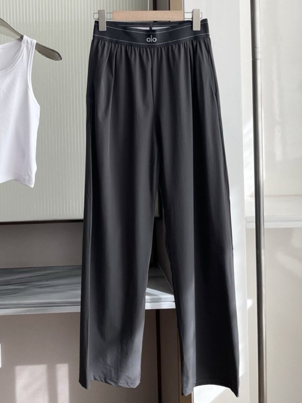☁️Dark Grey Wide-Leg Yoga Pants, ALO Yoga Regular Size 30” - Picture 6 of 6